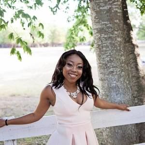 Meet your Posher, Andrea